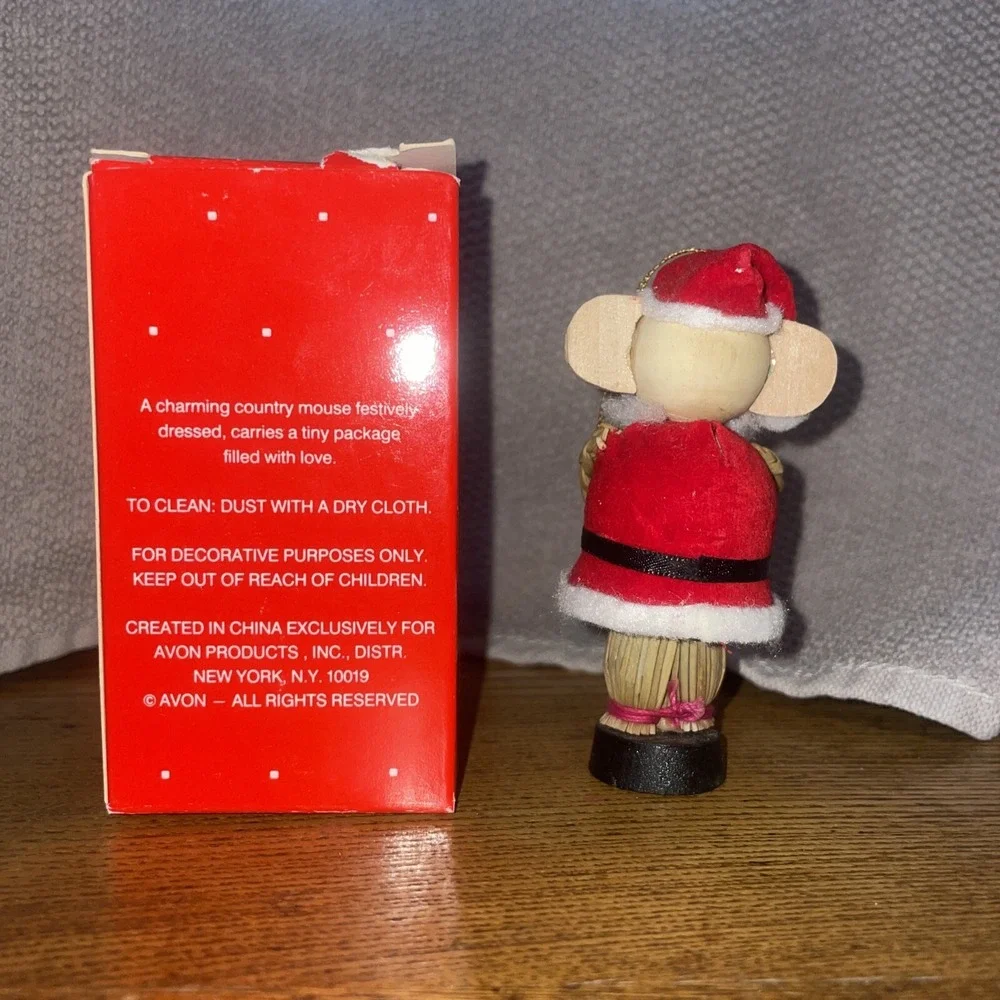Avon Santa Straw Ornament‎